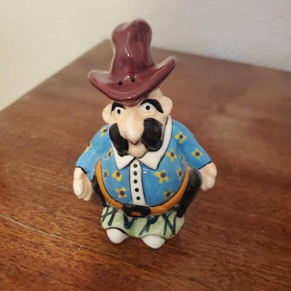 Vintage Steven McGovney Ceramic Salt & Pepper Shakers‎ Hand Painted Lady Sheriff - Picture 4 of 11